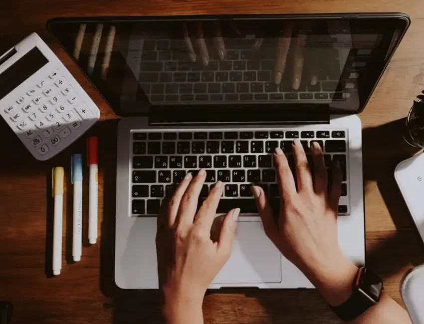 5 things to consider while looking for a payroll service