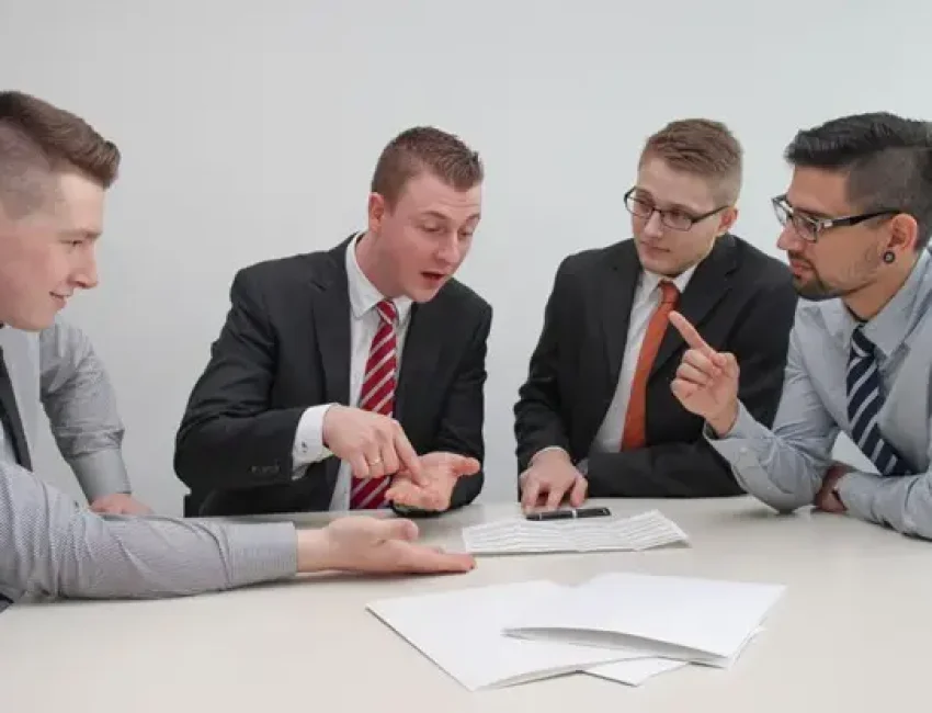 How to handle disagreements at work - upcision.com